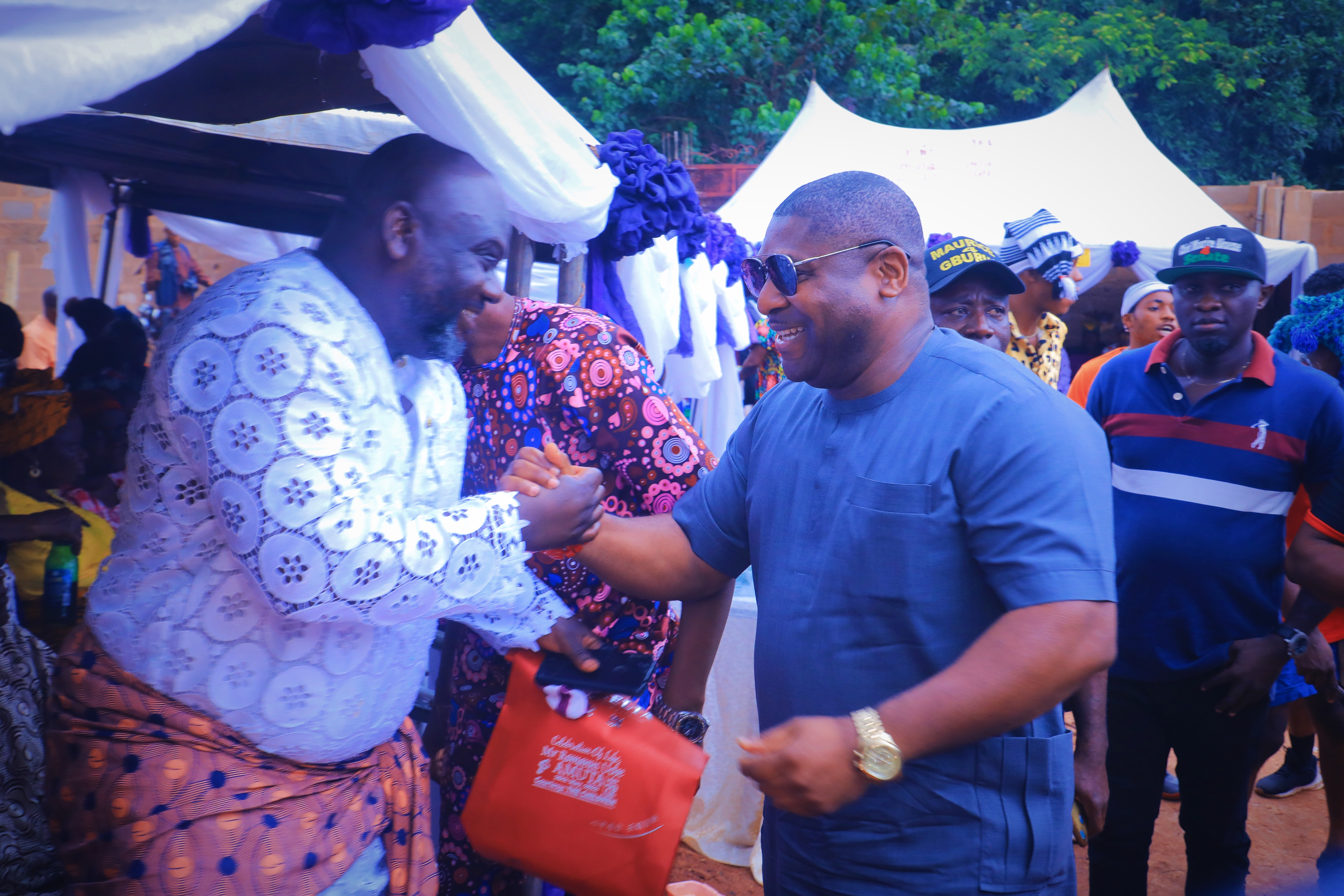 Dr Chukwuma Amuta welcoms guests at her fathers burial